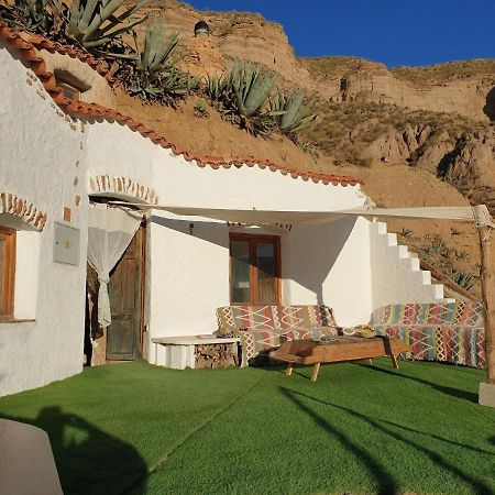 Creatively Designed Cavehouse With Jacuzzi Villa Gorafe Bagian luar foto