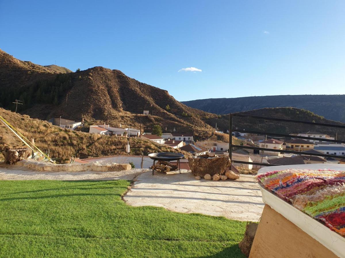 Creatively Designed Cavehouse With Jacuzzi Villa Gorafe Bagian luar foto