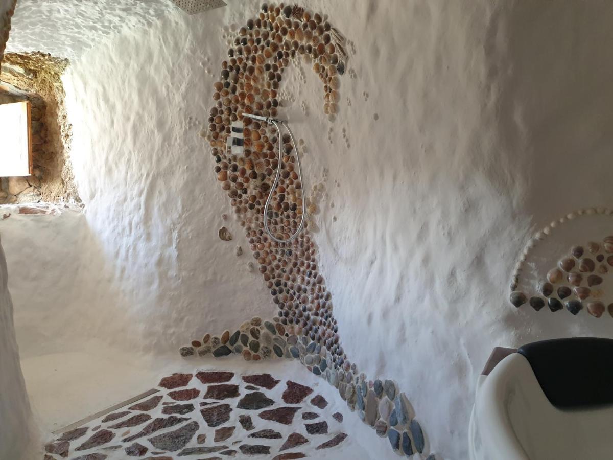 Creatively Designed Cavehouse With Jacuzzi Villa Gorafe Bagian luar foto